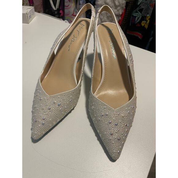 Betsey Johnson Ivory Clark Heels - Picture 7 of 11